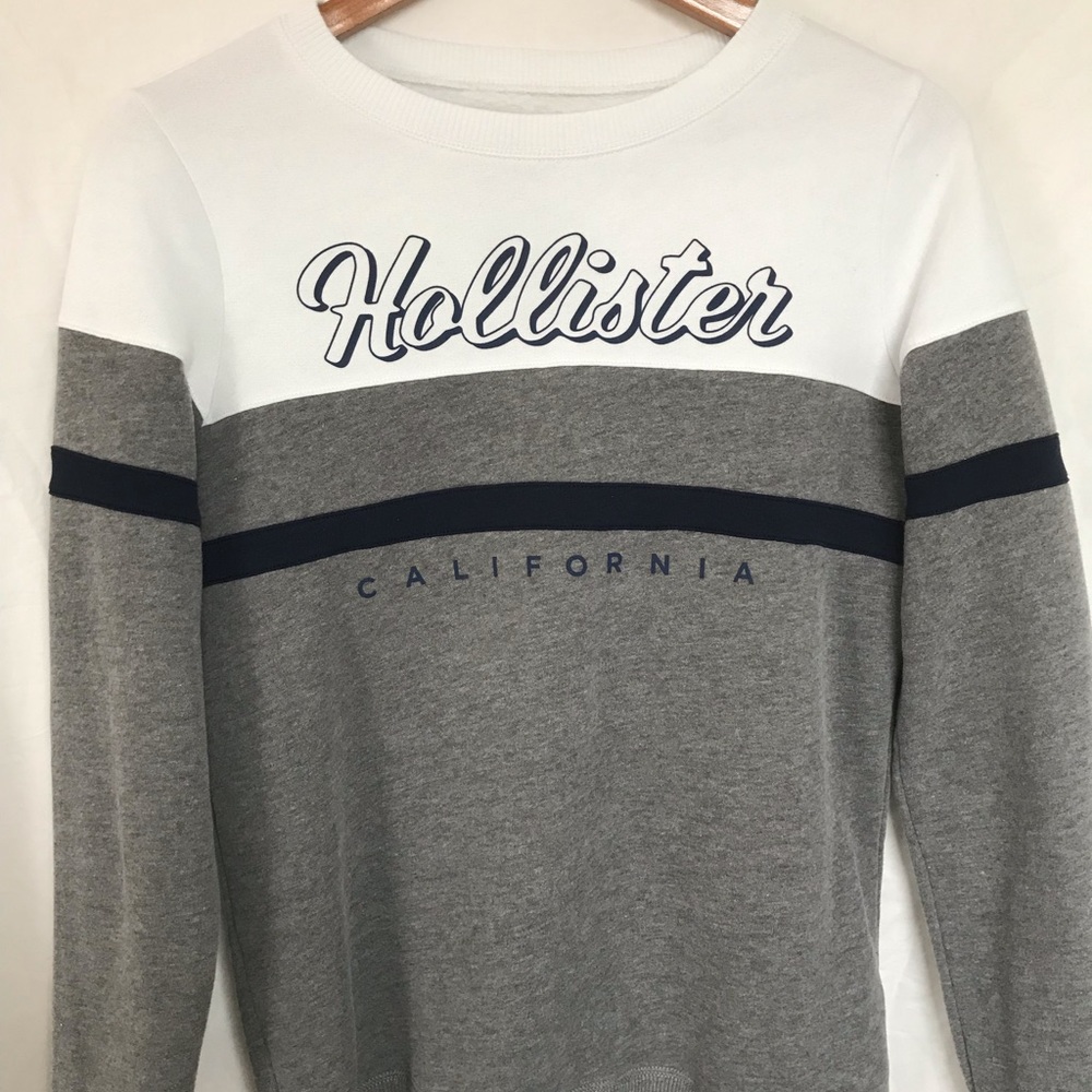 hollister crewneck!!